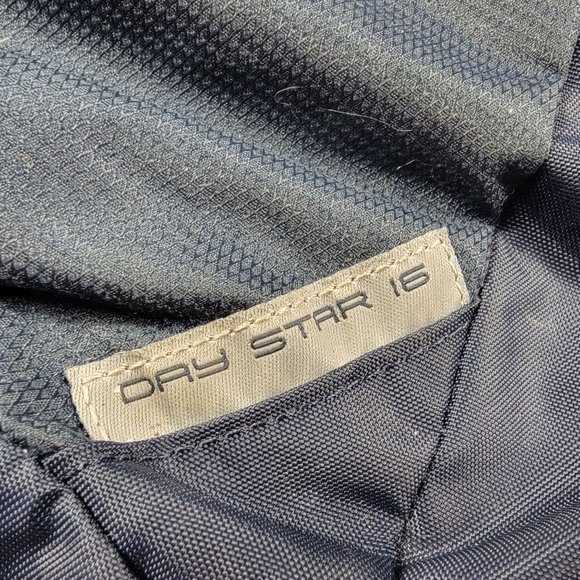 Camelbak Daystar 16 Hydration Backpack 2.5L Reservoir Mesh Back Hiking Camping - Picture 5 of 16